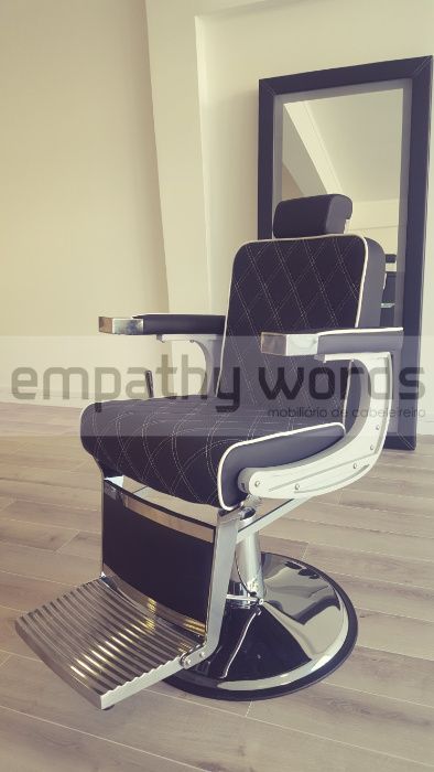 Fabrica - Cadeira de Barbeiro nova