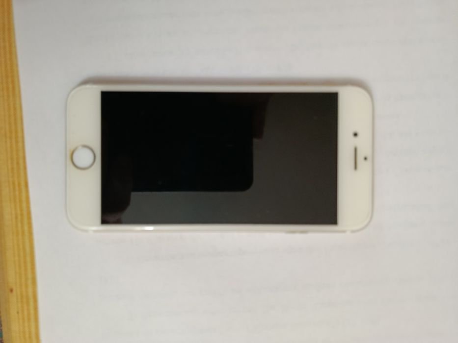 iPhone (не включается, целый, физ.сим-карта)