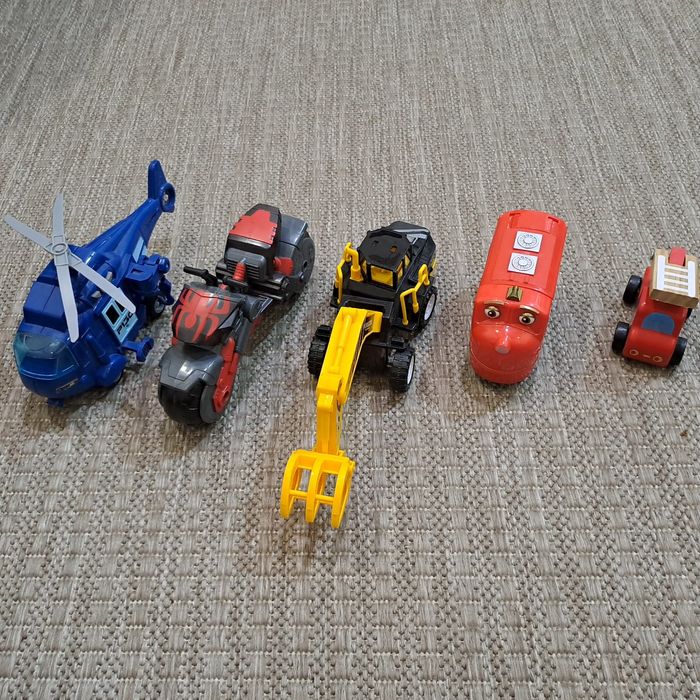 Іграшки, паровозик Чагінтон