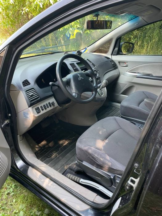 Продаж Мітсубісі Грандіс Mitsubishi Grandis