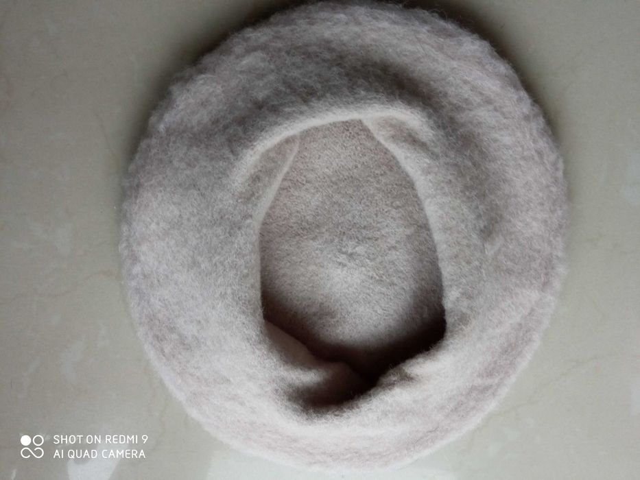 BERET z antenką jaśniutki beż kremowy capuccino wełna parzona