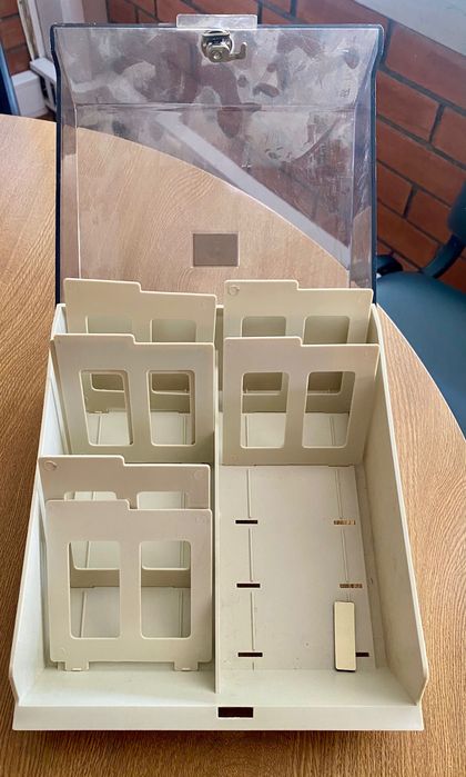 Caixas de arrumação de disquetes