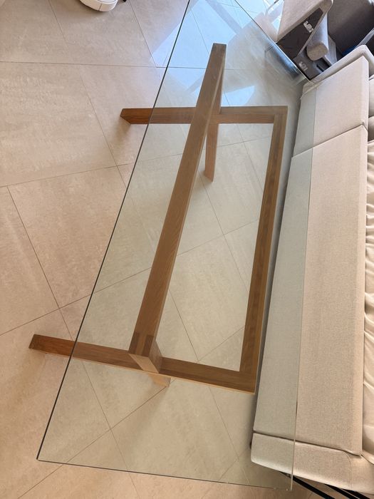 Mesa de Jantar em Vidro Temperado e Base em Carvalho (Design Escandinavo)