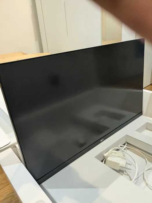 Monitor LG UltraFine 27” – €170