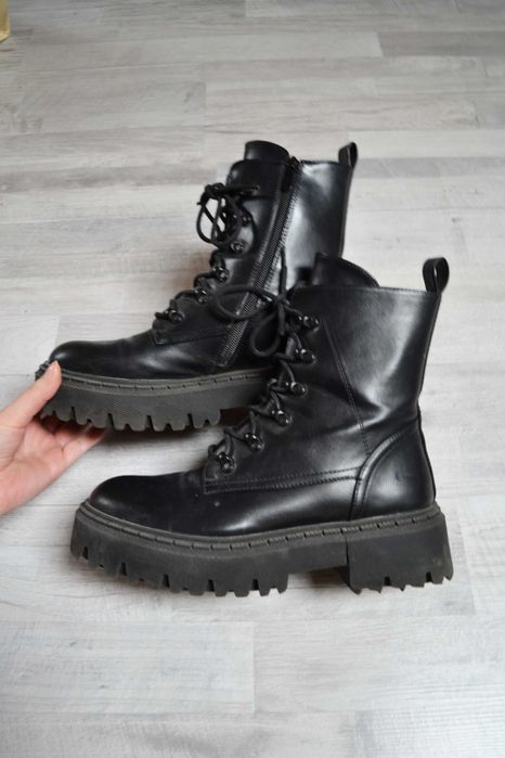 Trapery czarne 41 buty zimowe glany