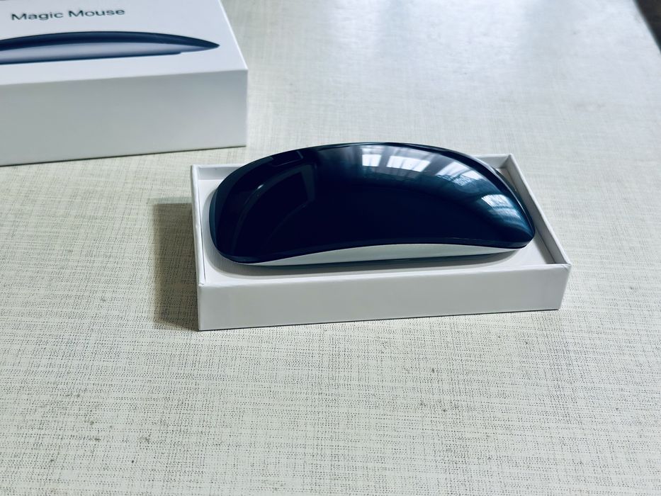 Apple Magic Mouse 2 A1657 2022г с коробкой мышка в отличном состоянии