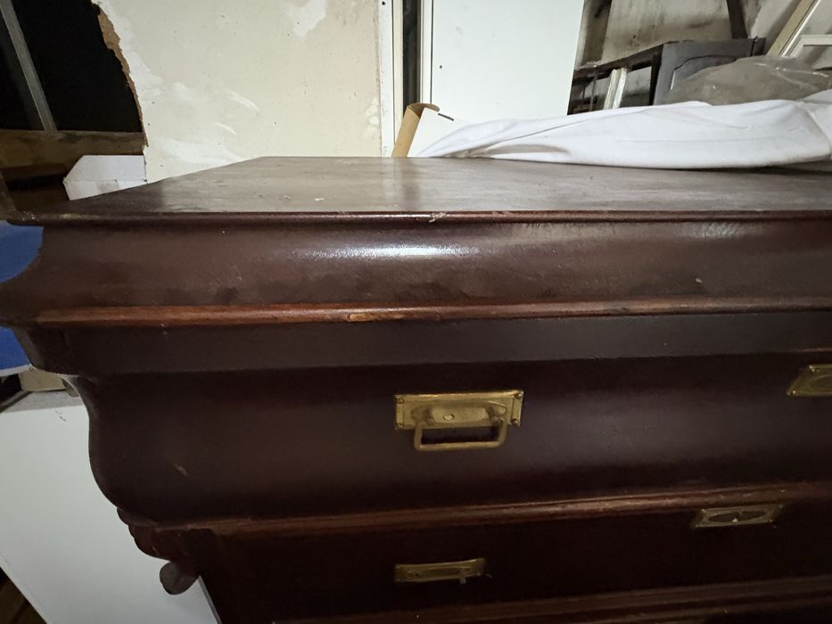 Comoda antiga em bom estado