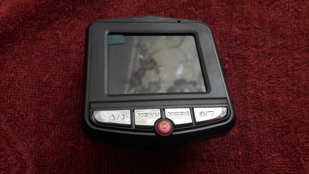 Автомобильный  Full  HD  Видеорегистратор ( 1920x1080 )