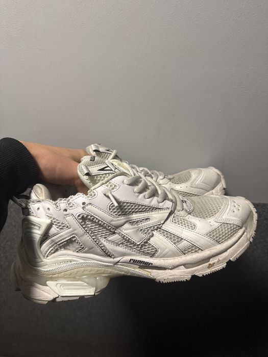 balenciaga runner