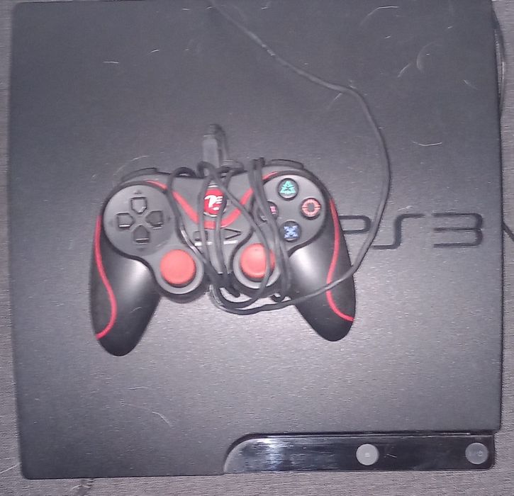 PS3 usada, como nova.