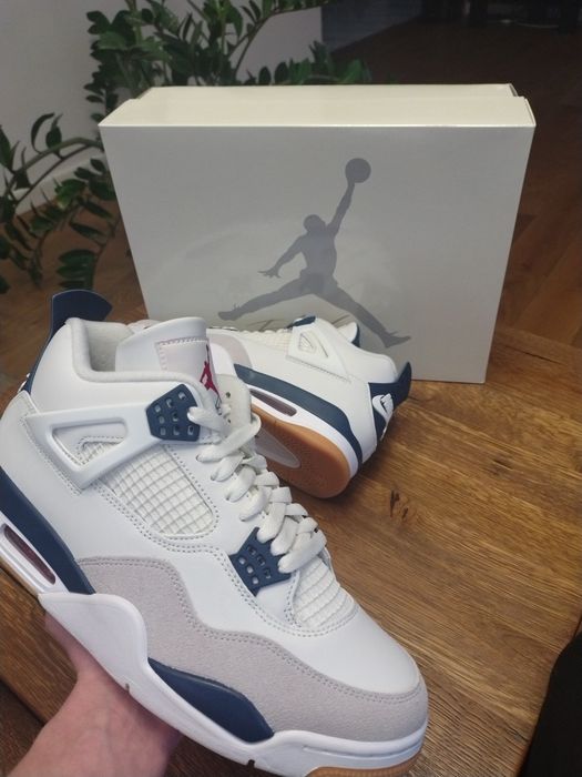 Air Jordan 4 SB Midnight Navy