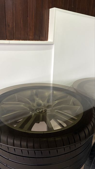 Mesa de centro com pneu