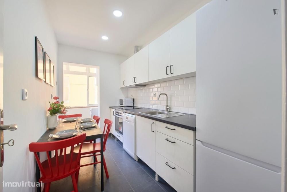 Quarto - localizado em Amadora Lisbon