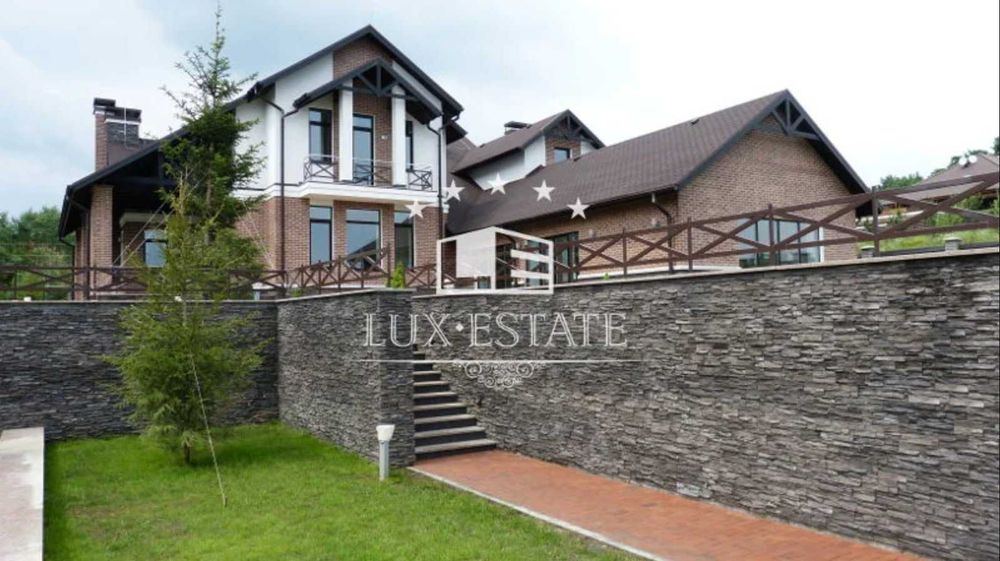 Элитный дом в Лесники, два бассейна спа и баня. Дом охраны и гостевой