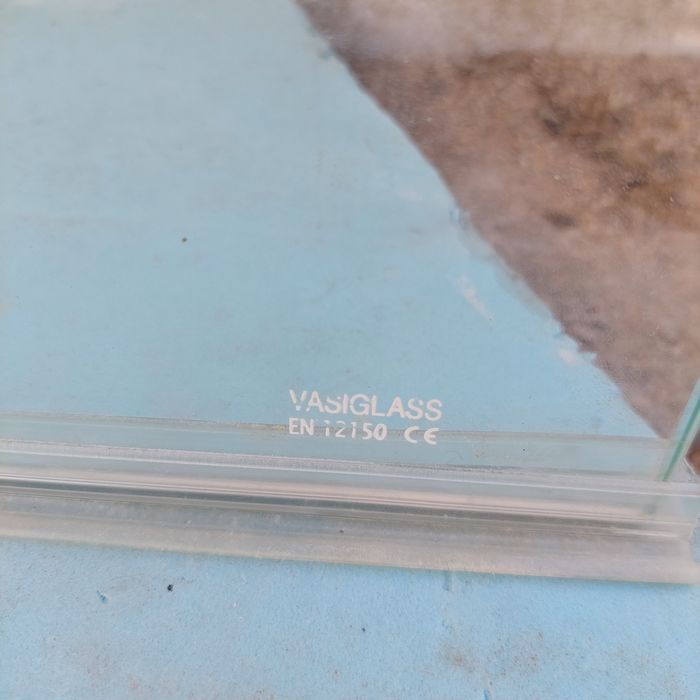 Porta vidro com dobradicas