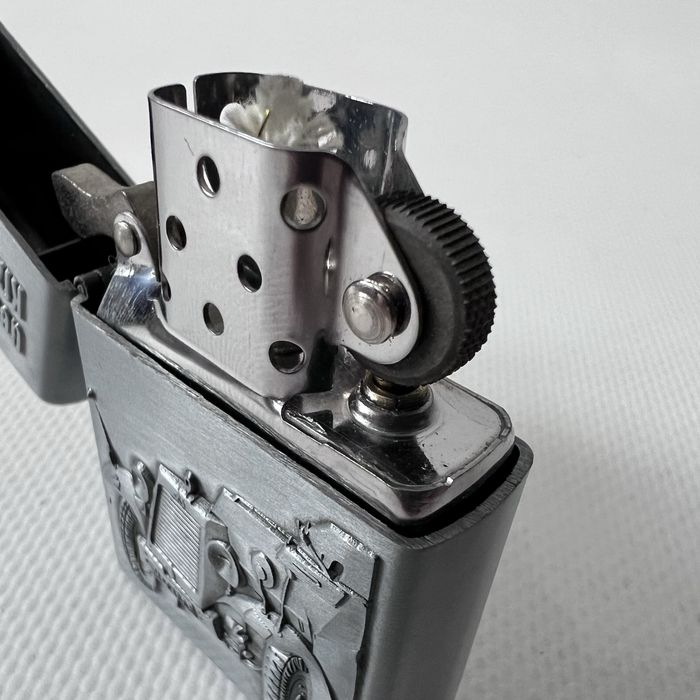 Набор безиновая зажигалка Kantai A8 + бензин форма Zippo