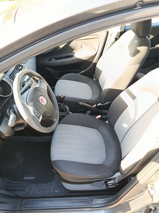 1.3 MultiJet 95cv 2017 Nacional • Económf
Fiat Punto 1.3 MultiJet 95cv 2017 Nacional • Ec