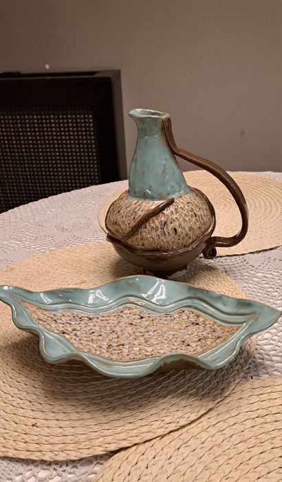 Ceramiczny dzban oraz patera, rękodzieło