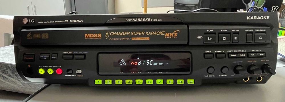 Караоке-програвач LG-R900K