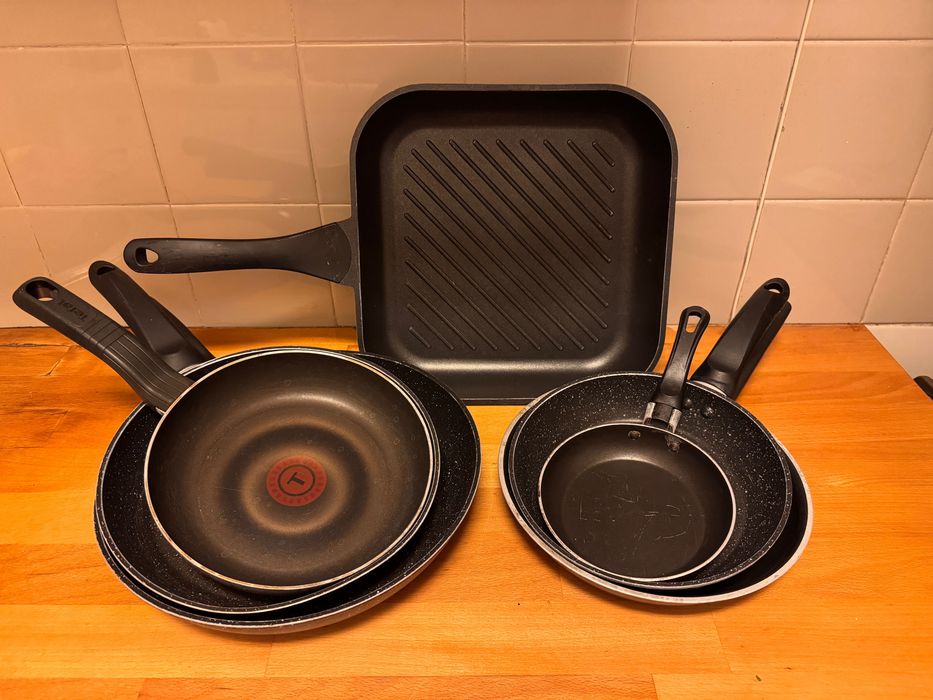 Lote 7 frigideiras e grelhador antiaderentes (Tefal + efeito pedra) | Lot of 7 non-stick frying pans and grill pan (Tefal + stone-effect)