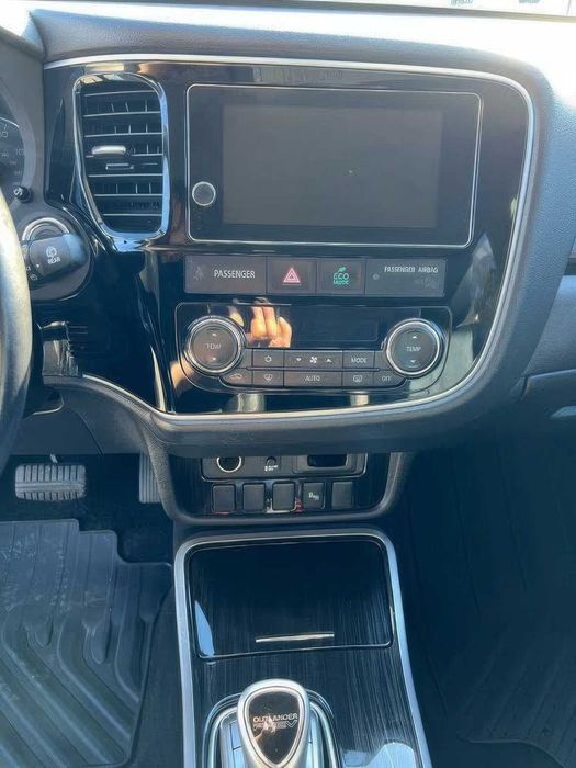 Mitsubishi Outlander PHEV SEL      2018