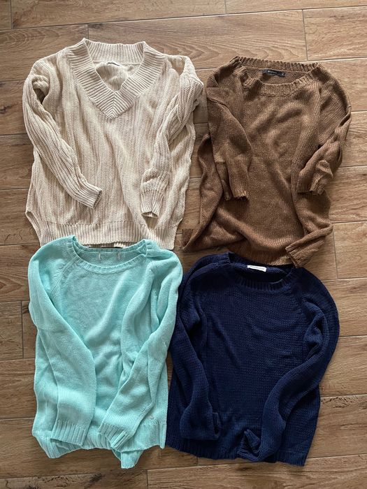 Cztery swetry z sieciówek