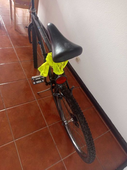 Vende se bicicleta