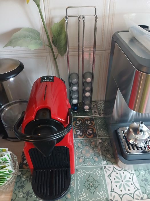 Maquina de  café  cápsulas nespresso