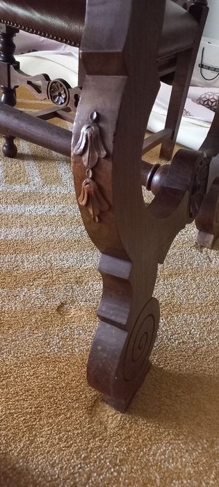 Conjunto de Mesa e Cadeiras em faia