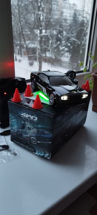 Дрифт машинка Dodge Challenger 1:20 з LED і 4WD(Різні кольори)Abs Пластик'