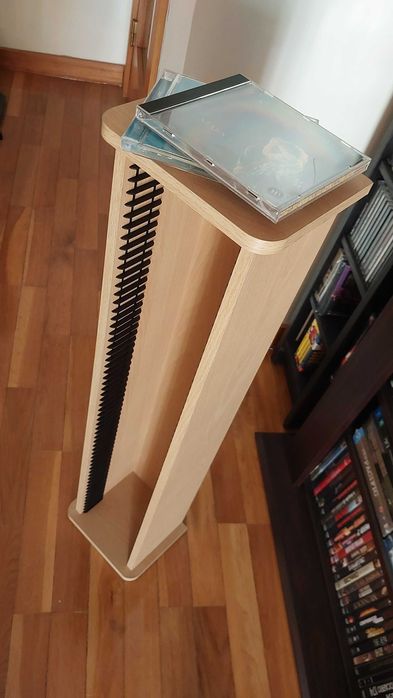 Estante Torre Madeira para 60 CD´s