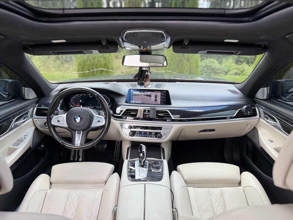 BMW 750 M Performance