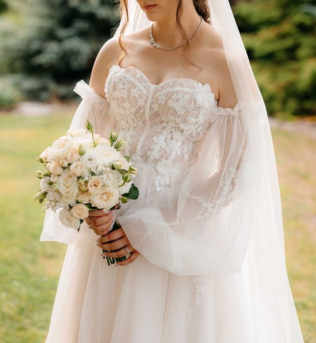 Suknia ślubna gorsetowa