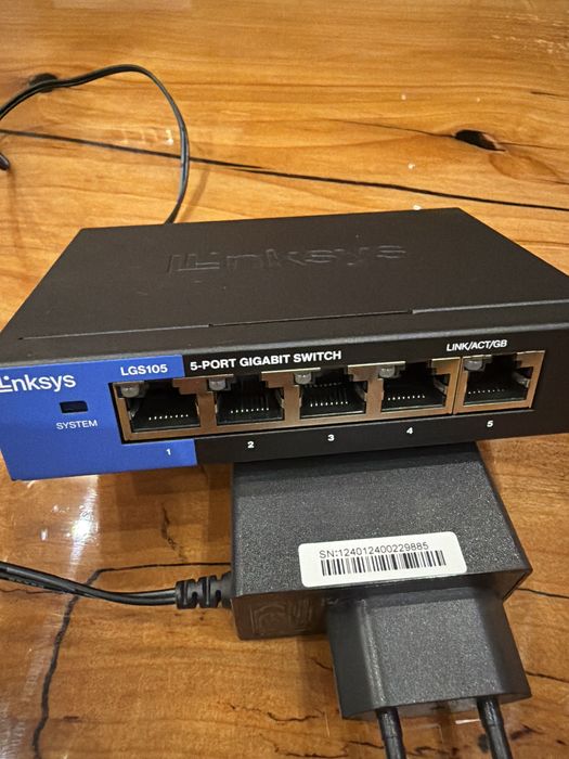 Switch Linksys lgs105