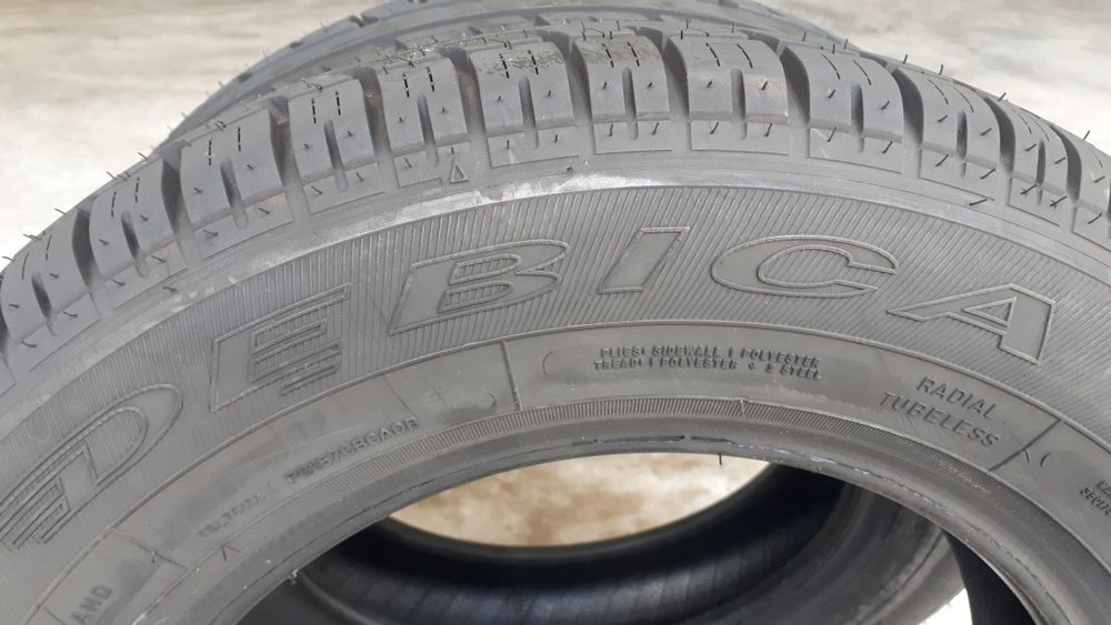 Dois pneus novos 145 r13 ou 145/80 r13 Debica Passio