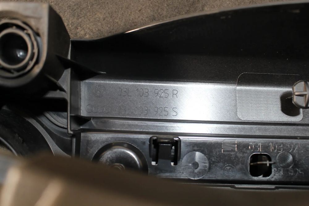 Cobertura do motor / blindagem superior do motor AUDI A3 (8P1)
