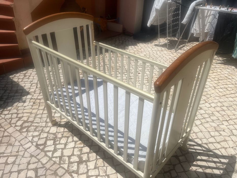 Vendo Berço com Colchão