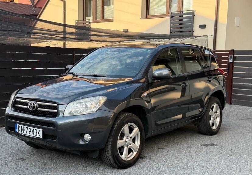 Toyota RAV4 2008 бензин 2.0 VVT-i  4WD Автомат Executive