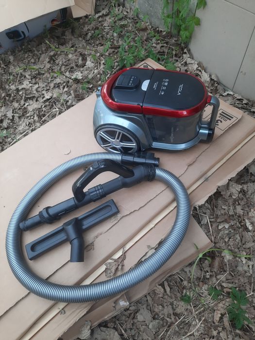 Пилосос TESLA BGI400BR