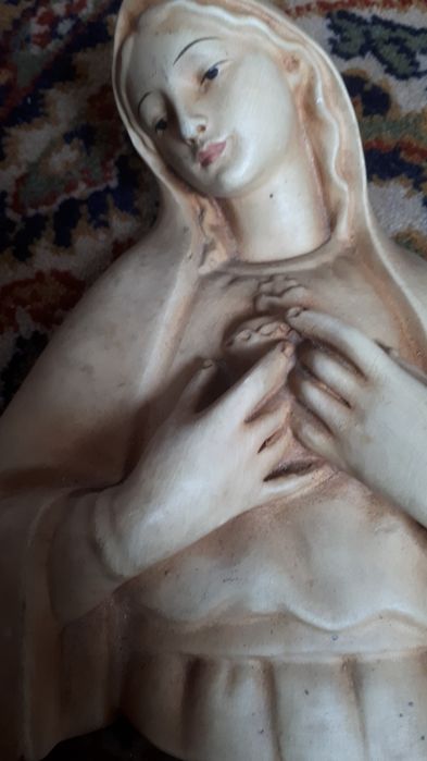 Peça ceramica coração de Maria