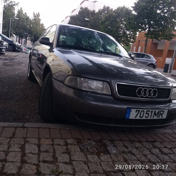 Vendo Audi A4  1.9 foto 4