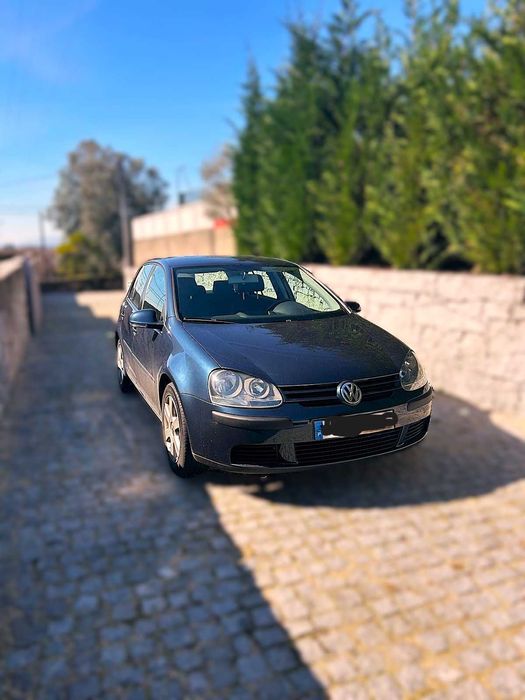 VOLKSWAGEN GOLF V