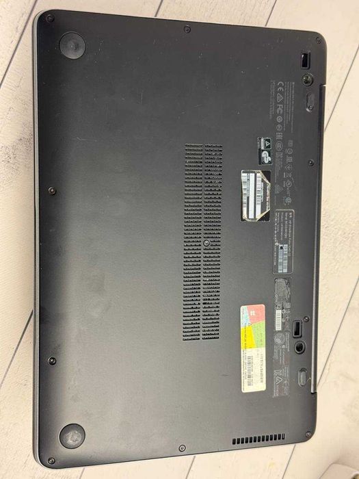 HP Folio 1040 G2 i5-5200 ssd 170gb 8ram ddr3 full hd