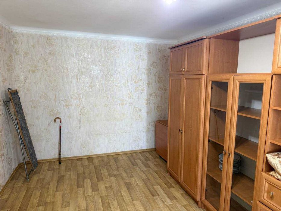 Продам 1 комнатную квартиру в Приднепровске Немировича Данченко 32