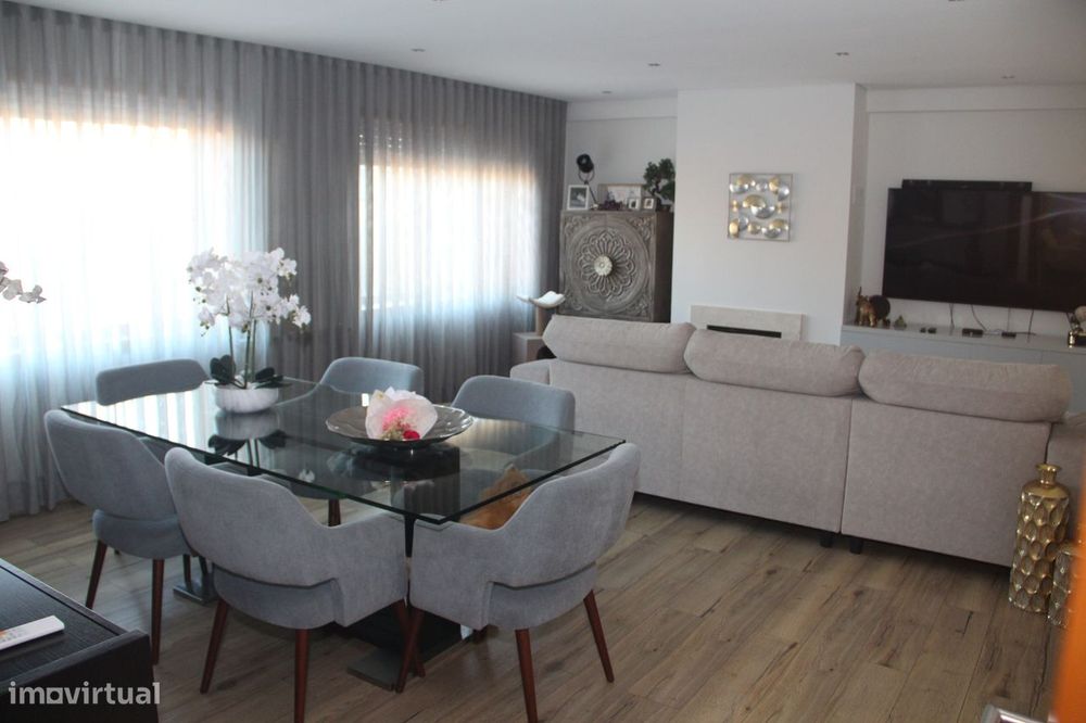Apartamento T3 com 2 frentes na Maia