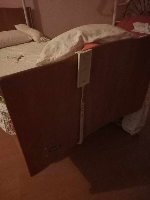 Cama Hospitalar Elétrica - Praticamente Nova