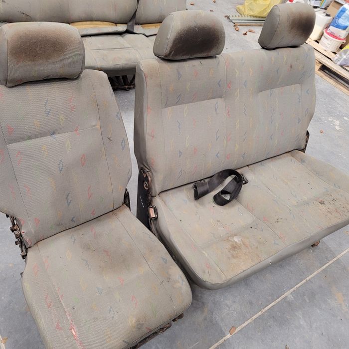 Fotele kanapa tył drugi trzeci rząd vw T5 transporter 2004r