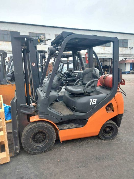 Навантажувач вилковий кара Komatsu FG15 газ 1.5т.