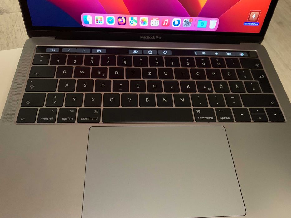 MacBook Pro 13 2017 Touchbar 16 / 256 Гарний Стан Батарея 100%