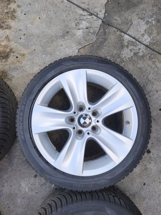 225/45/17 Styling 327 8jx17 et30 6790172 Pirelli Cinturato 3823